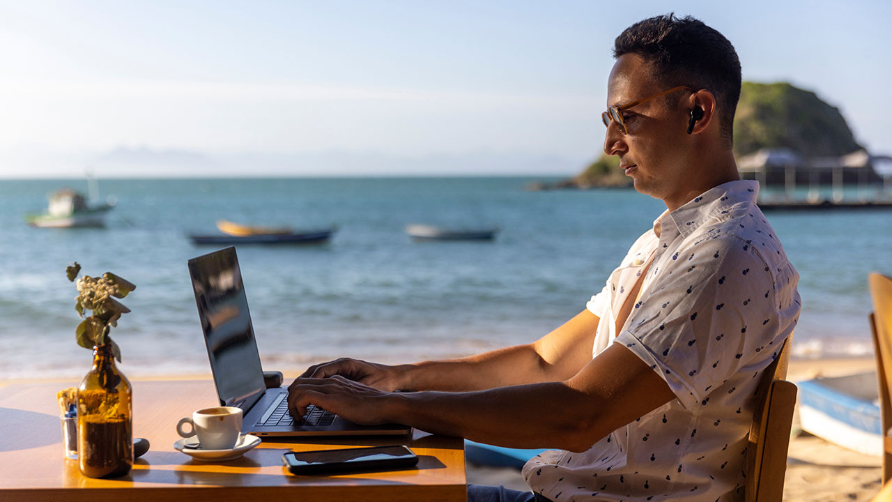 Embracing the Freedom of Digital Nomad Lifestyle