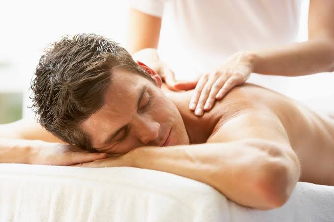 Using Massage to Enhance Intimacy and Connection