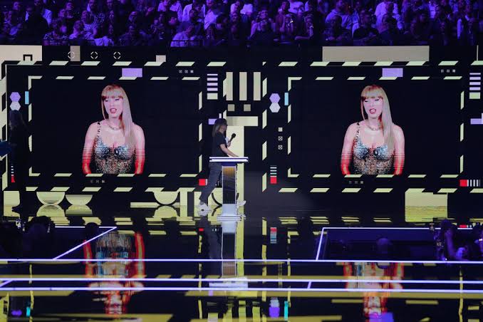 Taylor Swift’s Wins and Rita Ora’s Tribute to Liam Payne